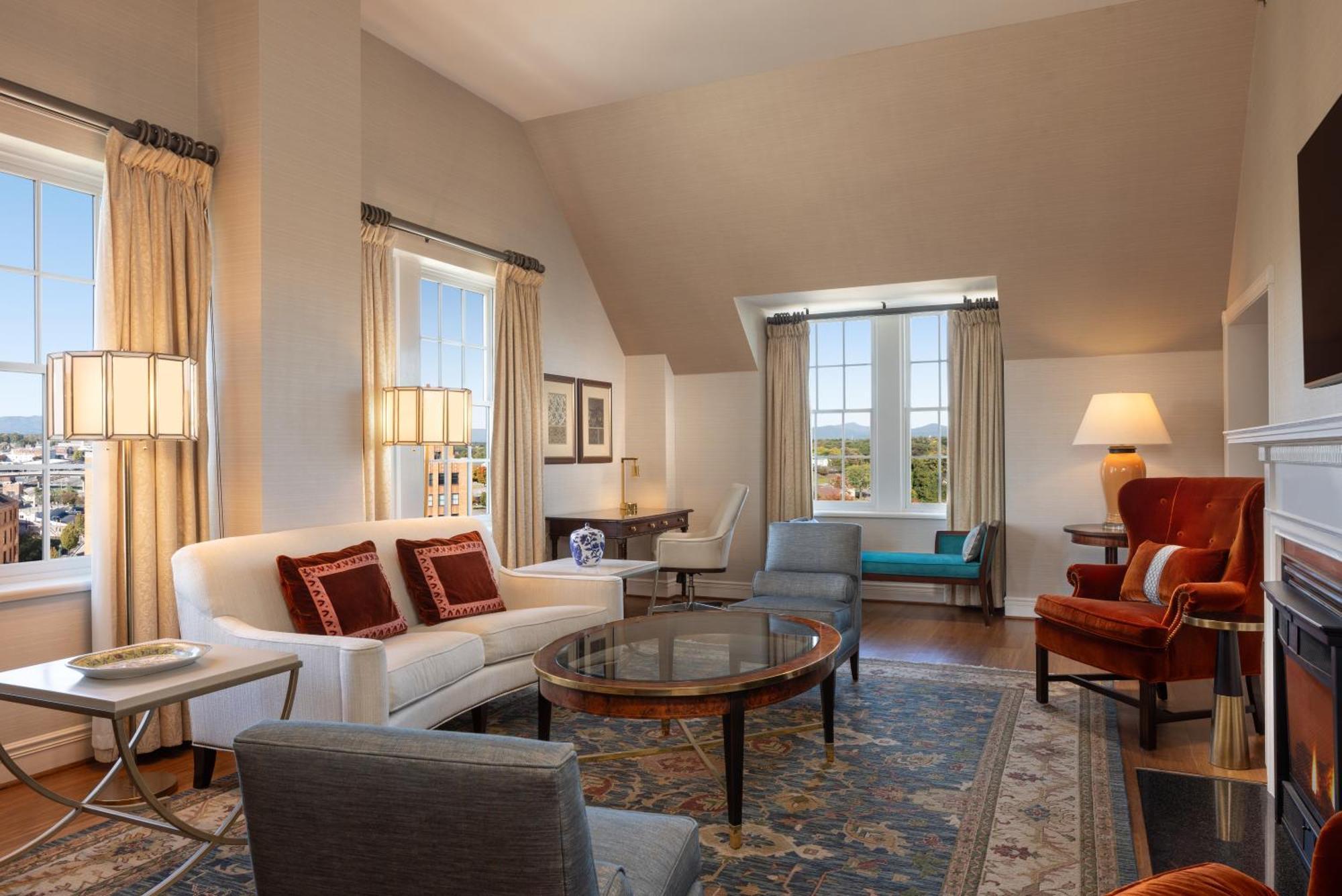 Hotel Roanoke & Conference Center, Curio Collection By Hilton מראה חיצוני תמונה