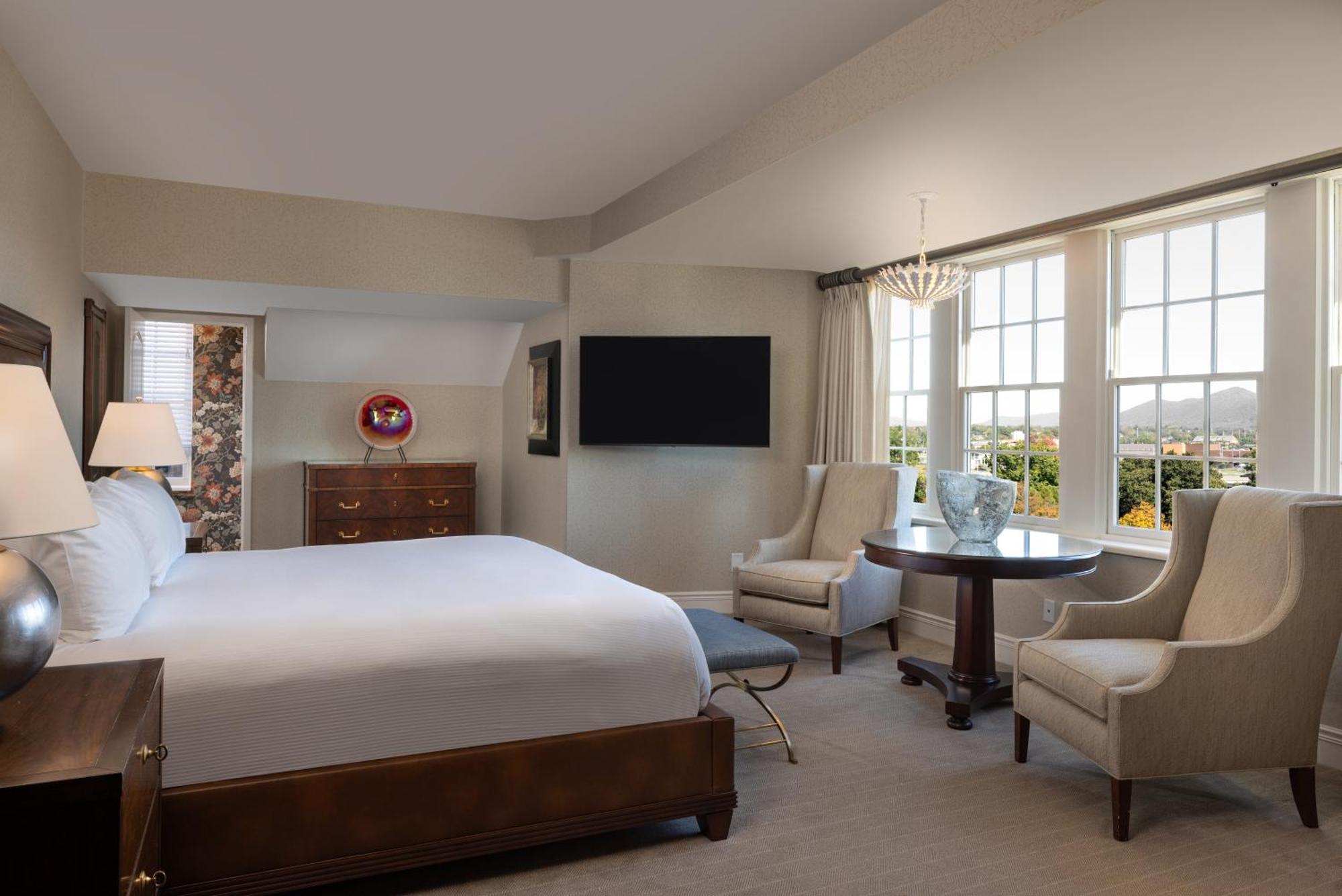 Hotel Roanoke & Conference Center, Curio Collection By Hilton מראה חיצוני תמונה